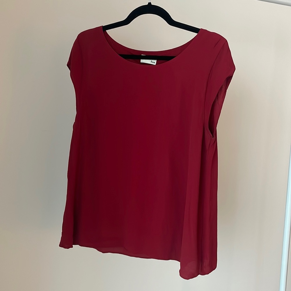 Aritizia Wilfred Free Red lined blouse Size Large